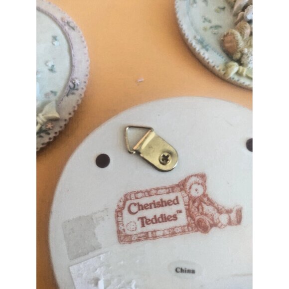 Cherished Teddies Figurines Wall Plaques by Priscilla Hillman Set of 3 1994 - Picture 13 of 16